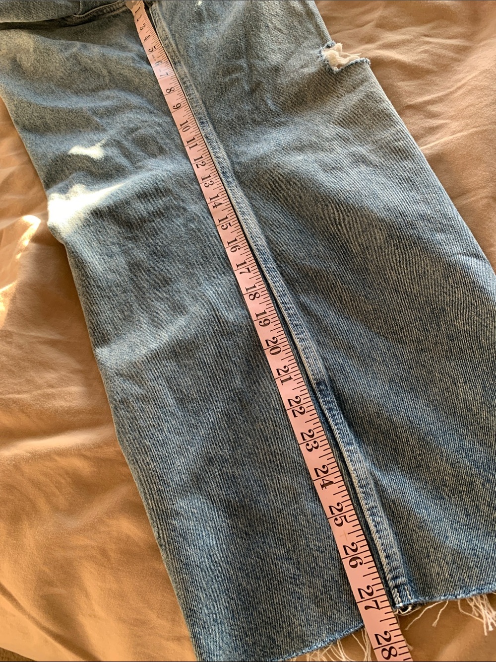Good American
Good Extreme
Ripped Super
High Waist Barrel
Jeans - Picture 17 of 17